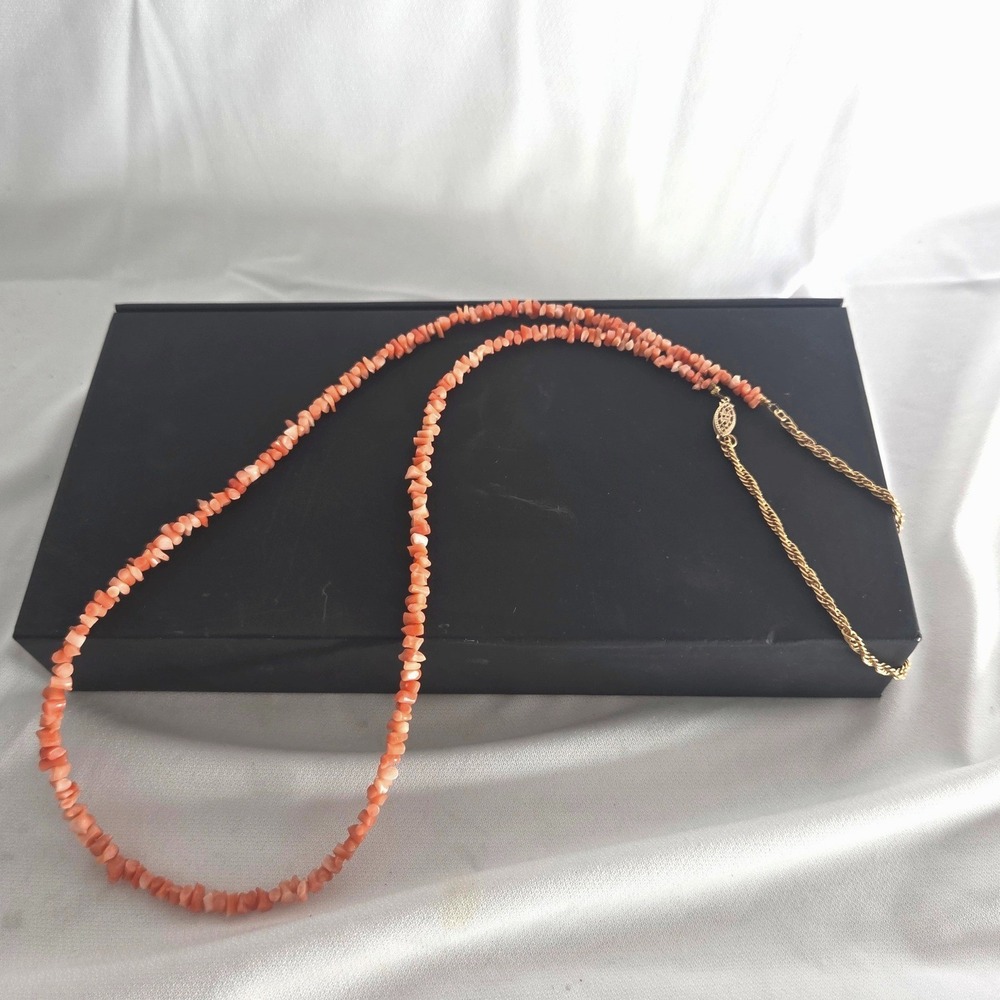 Vintage Coral Chip Necklace Gold Tone Rope Chain Fishhook Clasp Salmon Pink 30in